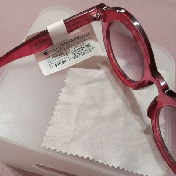 Woman's designer sunglasses - Picture 3 of 4